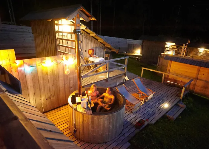 Alp Glamping Village 캠프장 라도블리차