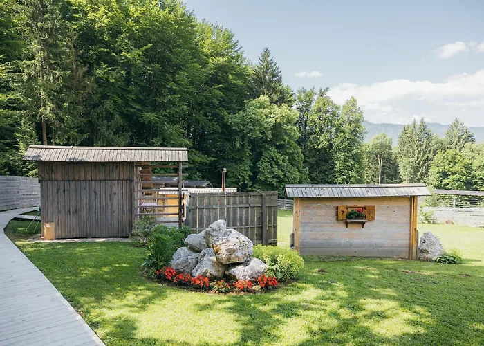 Alp Glamping Village *